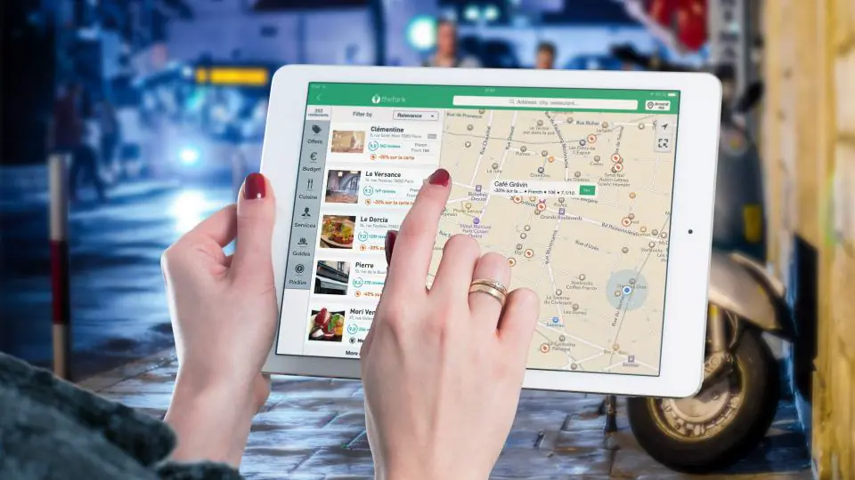 Cómo aparecer en Google Maps en Venezuela: guía de SEO local 2026: 2. Elige bien las categorías