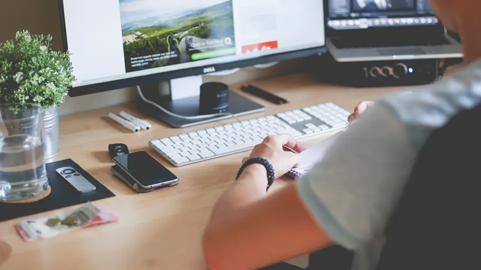Google cambia etiquetas de título por los Nombres de Sitios en su ranking