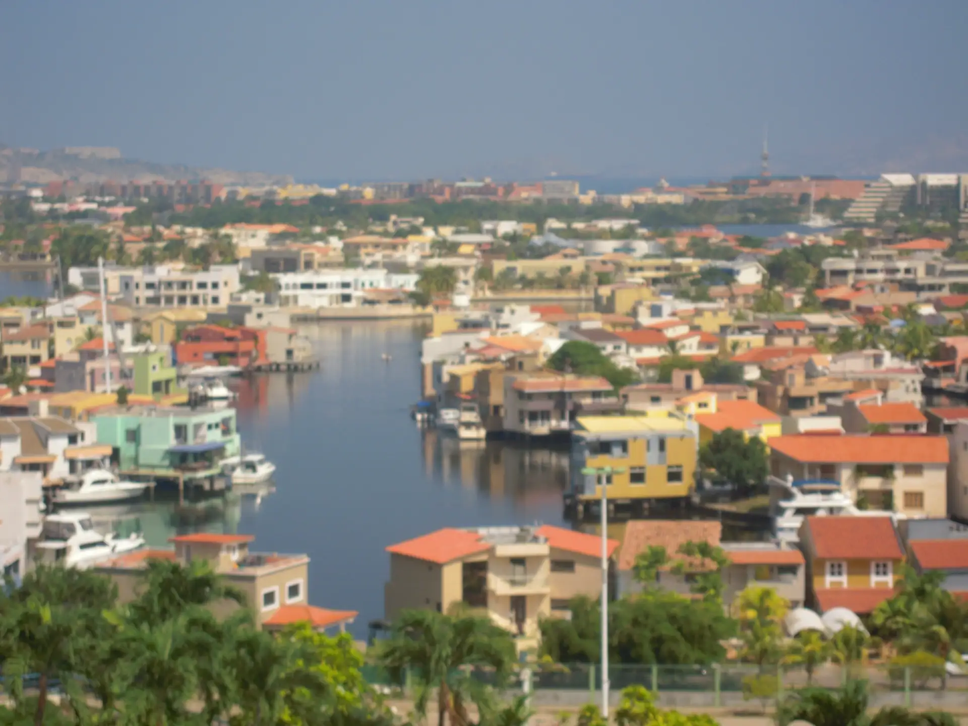 Canales residenciales del Complejo Turístico El Morro, Lechería